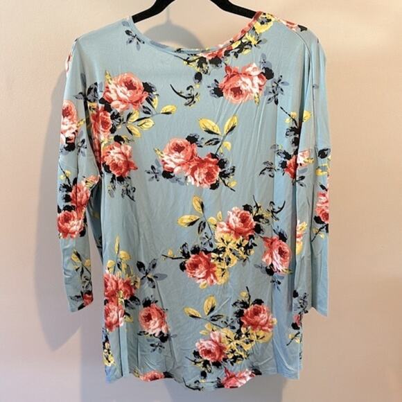 White Birch Medium Dusty Blue Floral Print Long Sleeve Twist Front Top NWOT - Picture 7 of 7